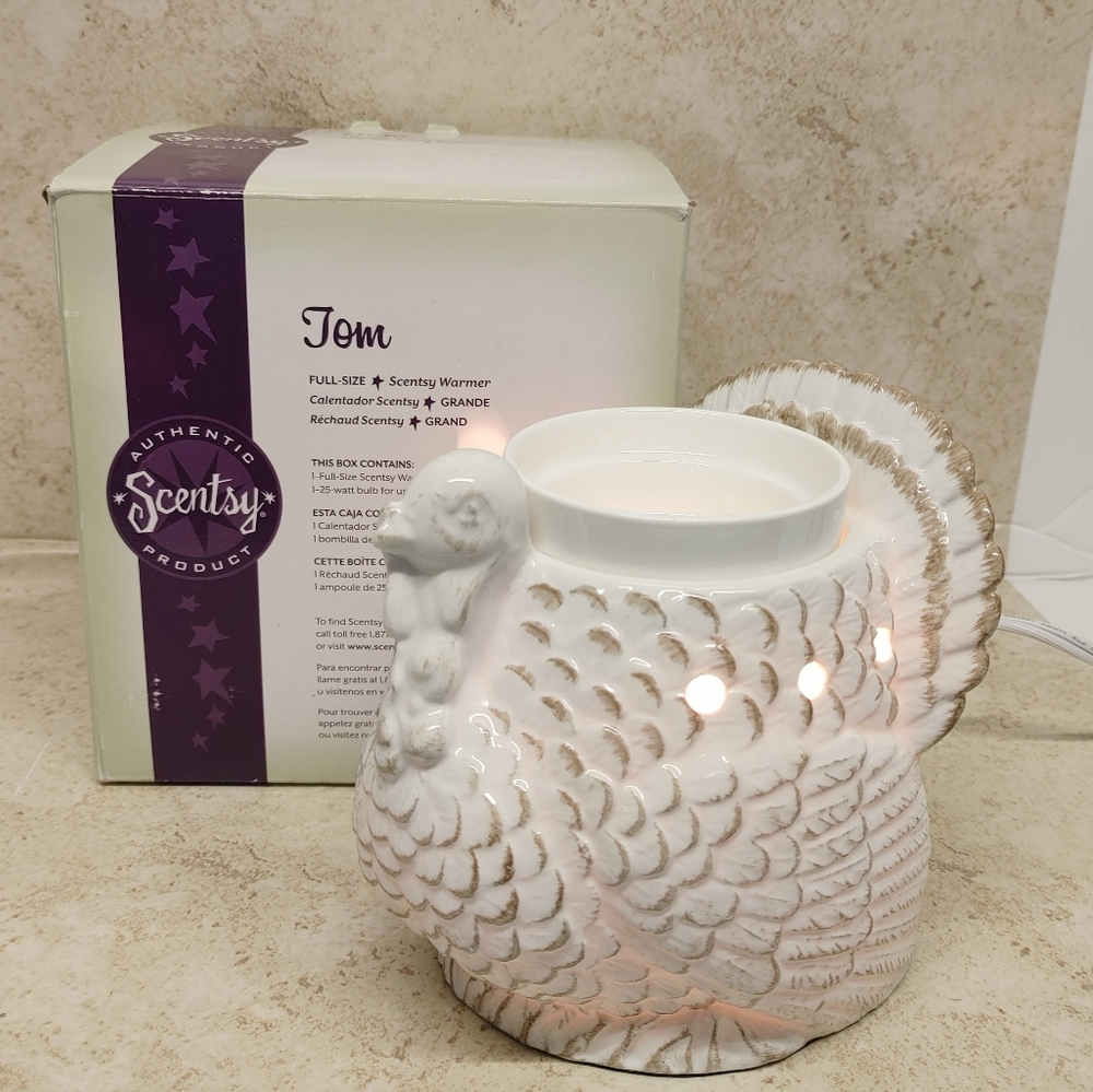 Scentsy Tom Turkey Full Size Warmer Lighted With Box